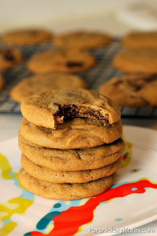 Soft & chewy Peanut Butter Chocolate Caramel Cookies | Persnickety Plates Soft & chewy Peanut Butter Chocolate Caramel Cookies | Persnickety Plates