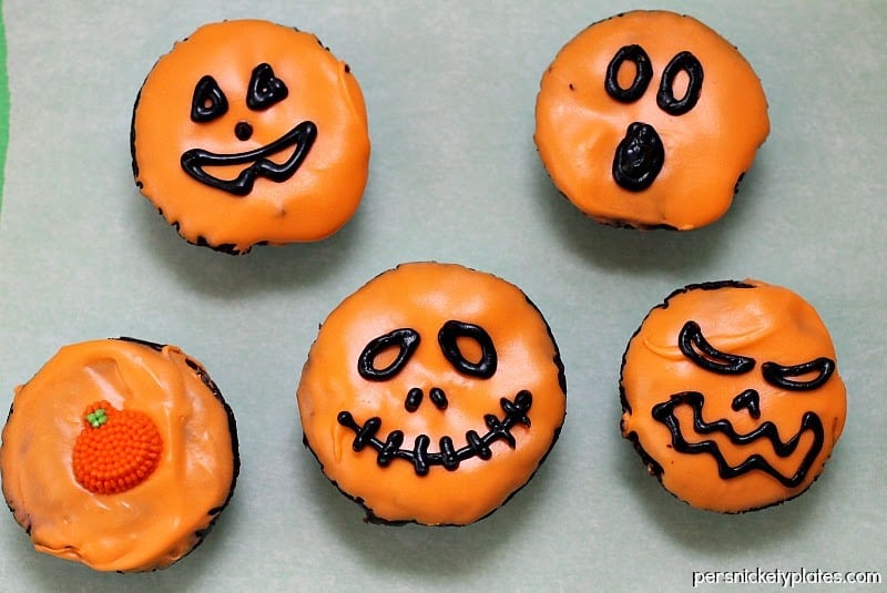 Jack-O-Lantern Brownie Bites | Persnickety Plates Jack-O-Lantern Brownie Bites | Persnickety Plates