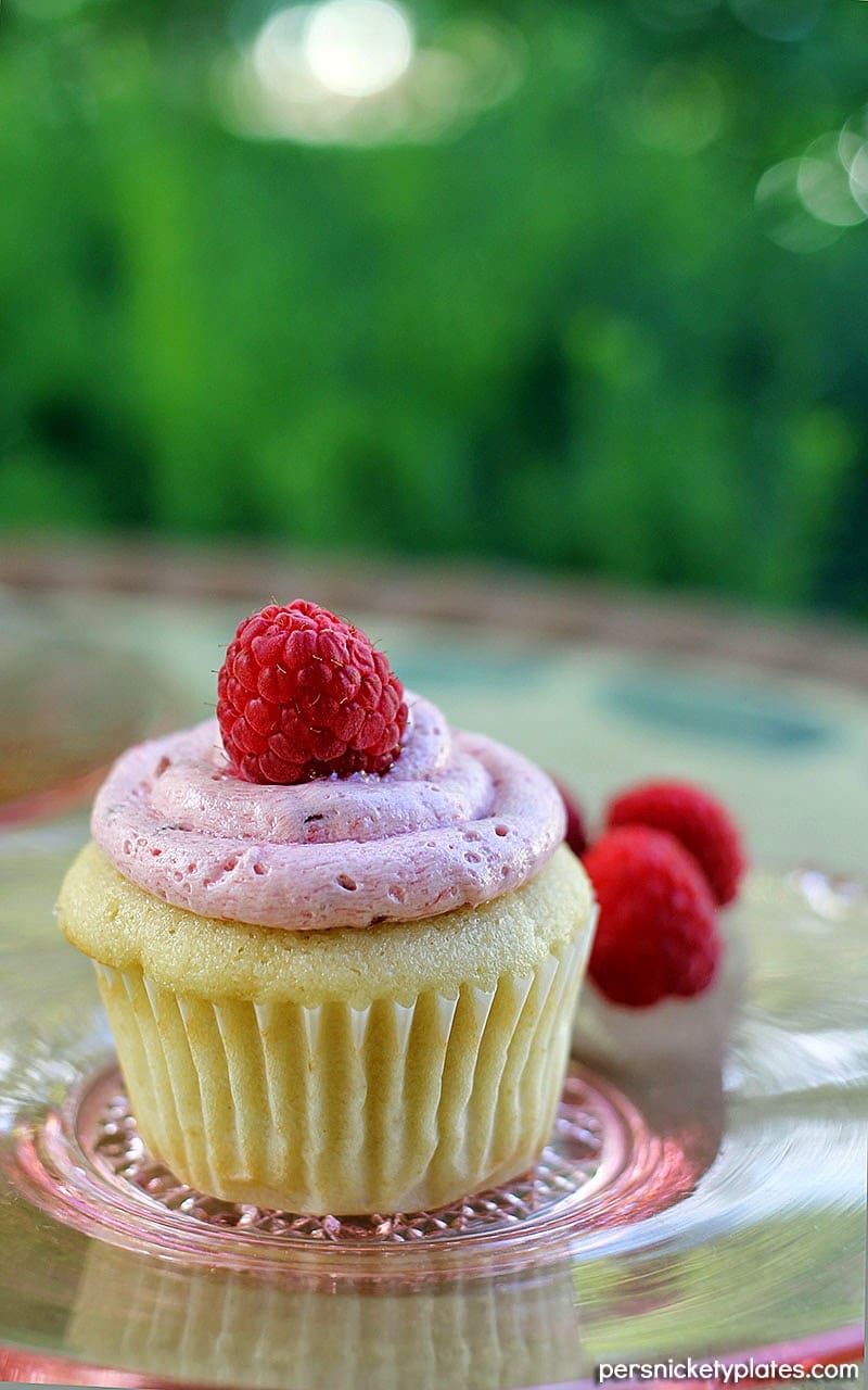 Lemon Cupcakes with Raspberry Buttercream Frosting | Persnickety Plates Lemon Cupcakes with Raspberry Buttercream Frosting | Persnickety Plates