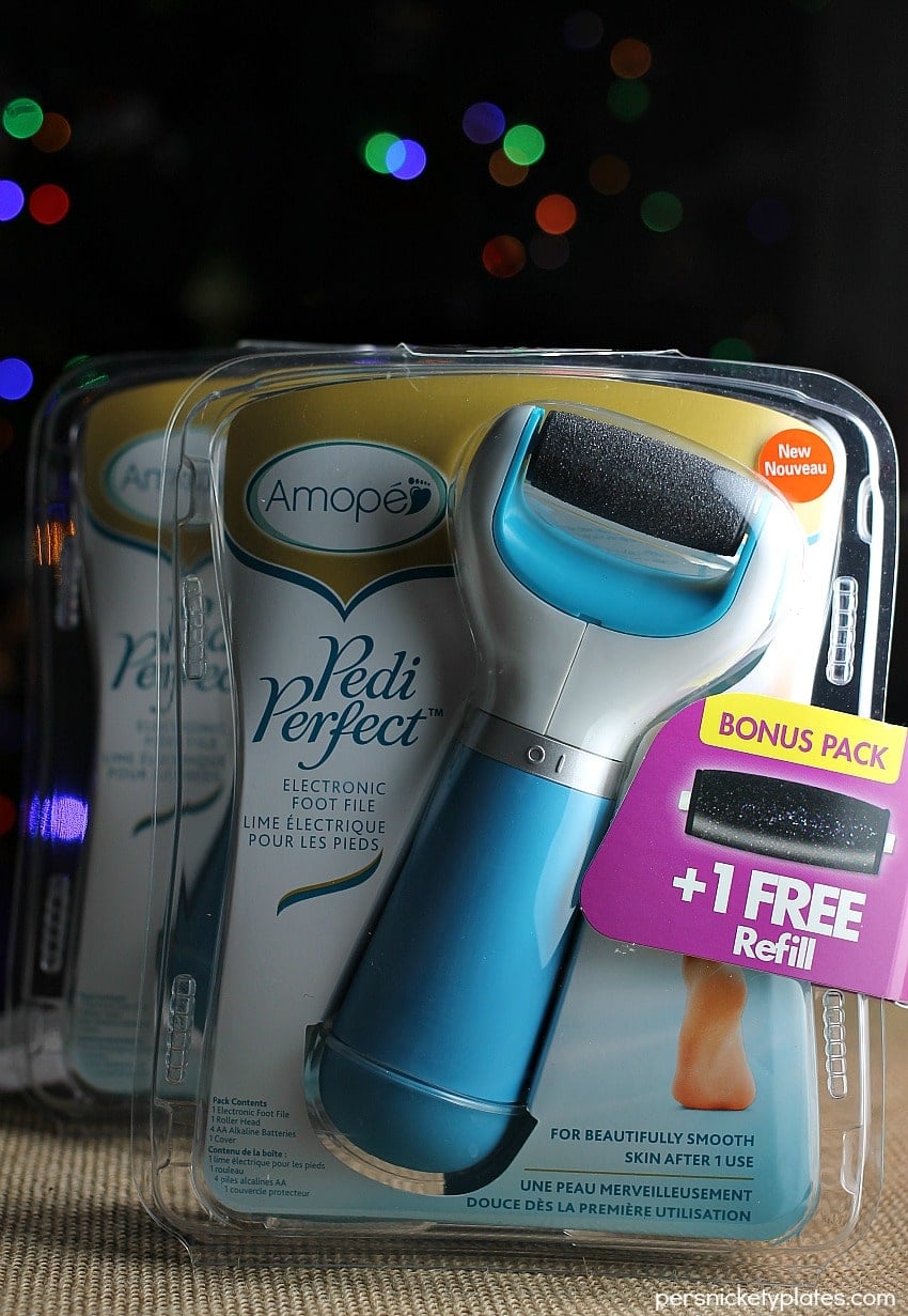 If you're struggling with a gift idea for just about anyone on your list this year, I've got an idea for you! Mix a homemade treat (like these Double Chocolate Chewy Bars) with a gift basket full of items to help the recipient pamper themselves. Thoughtful, useful, and delicious - you can't go wrong! | Persnickety Plates AD