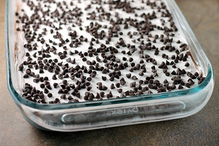 no bake chocolate lush Chocolate lovers rejoice! This no bake Chocolate Lasagna is filled with cream cheese, chocolate pudding, and chocolate chips on top of an Oreo cookie crust! | Persnickety Plates