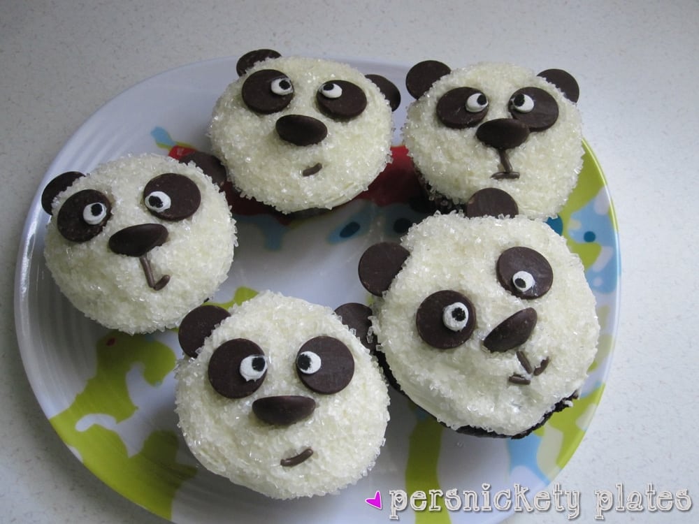 adorable chocolate panda cupcakes Adorable Chocolate Panda Cupcakes - perfect for a panda themed birthday party or just because! | Persnickety Plates