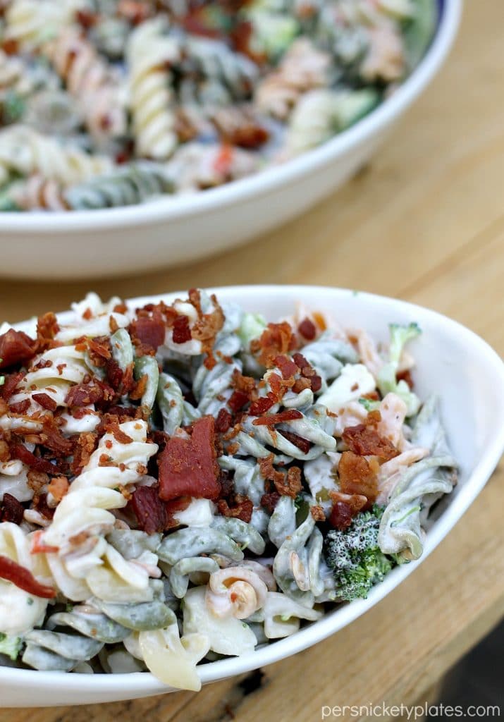 Bacon Ranch Pasta Salad - a simple but flavorful pasta salad that is perfect for summertime entertaining | Persnickety Plates