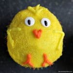 These chocolate cupcakes decorated as little spring chicks will be perfect for an Easter celebration!| Persnickety Plates AD