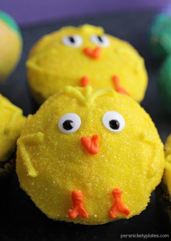 These Spring Chick Cupcakes are an adorable Easter dessert! These easy chocolate cupcakes are sure to be a favorite treat in your household. Perfect for spring, Easter brunch or just any time!