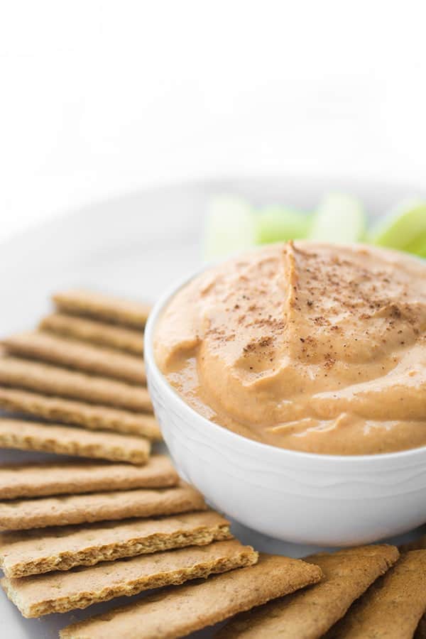 pumpkin-spiced-greek-yogurt-dip-a-healthy-dessert-recipe