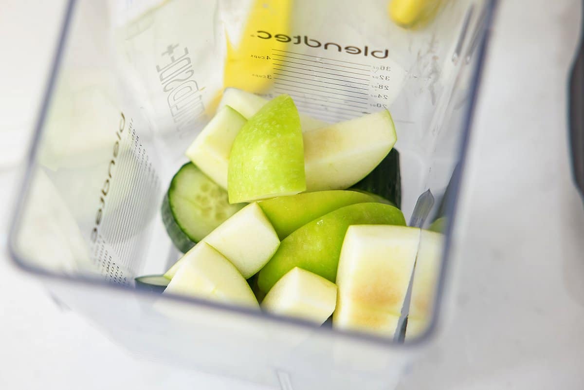 Cucumber and green apples in blender
