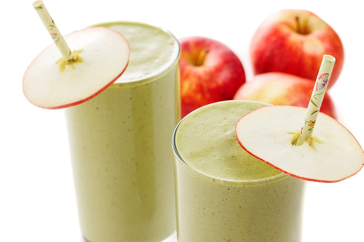 Carrot apple ginger green smoothie.