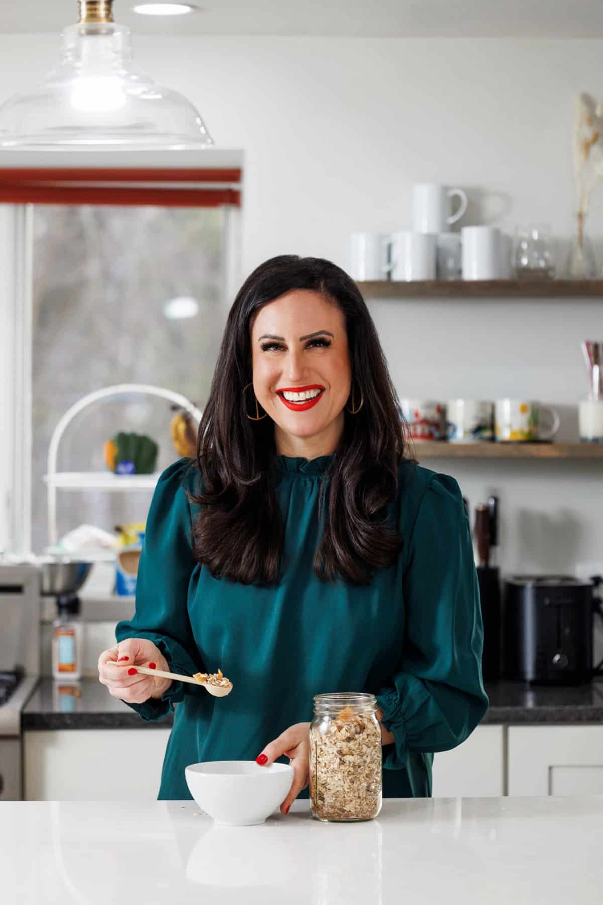 Make your own homemade instant oatmeal mix with Liz.